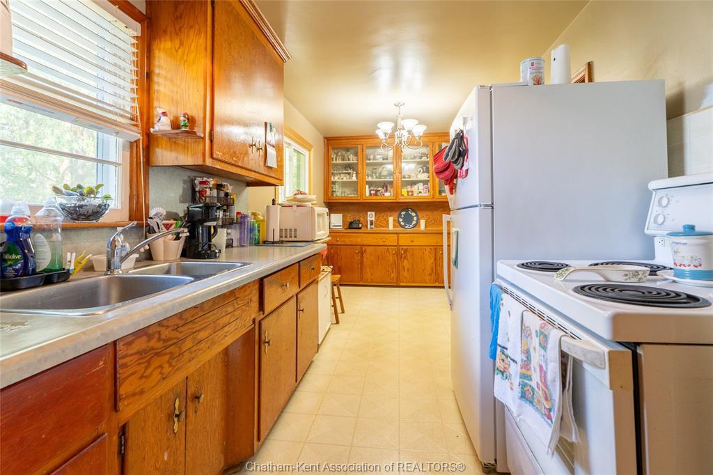 42 Canterbury Street, Chatham, ON