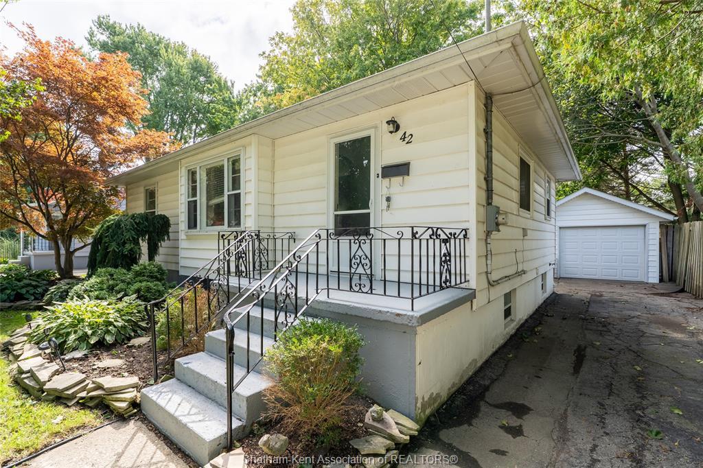 42 Canterbury Street, Chatham, ON