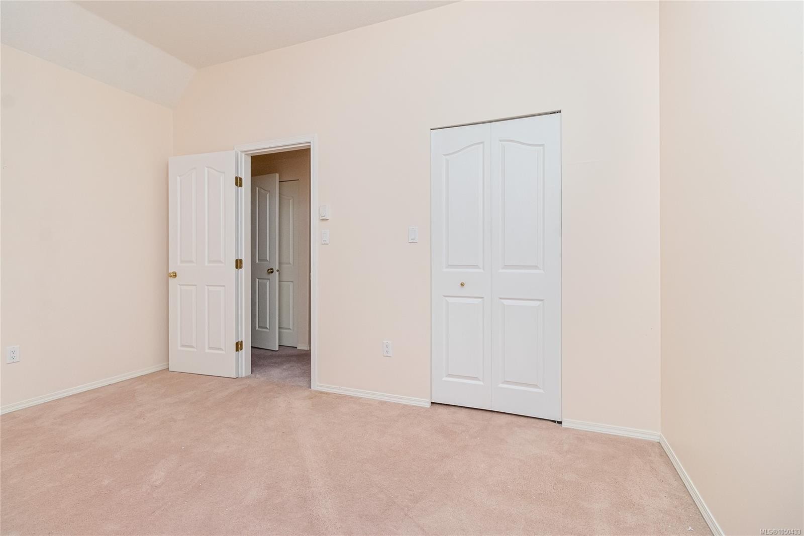 6033 Chippewa Rd, Duncan, BC