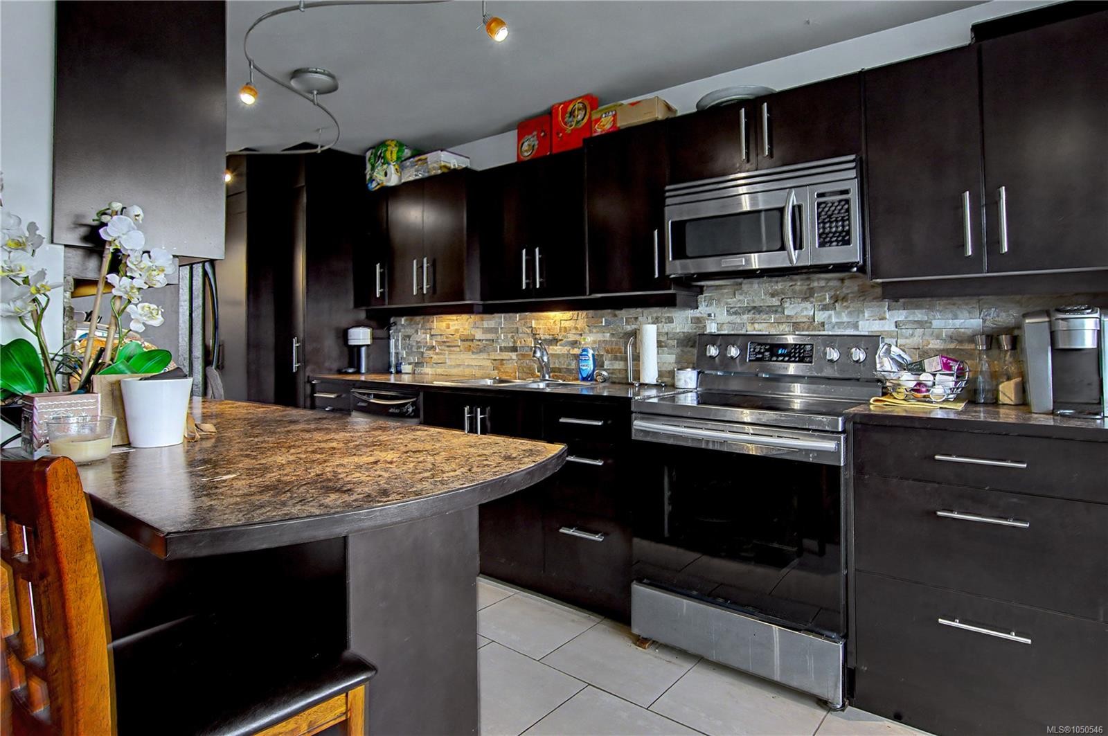 #212A-6231 Blueback Rd, Nanaimo, BC
