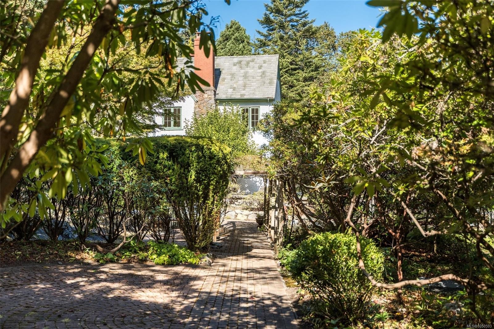 30 Beach Dr, Oak Bay, BC