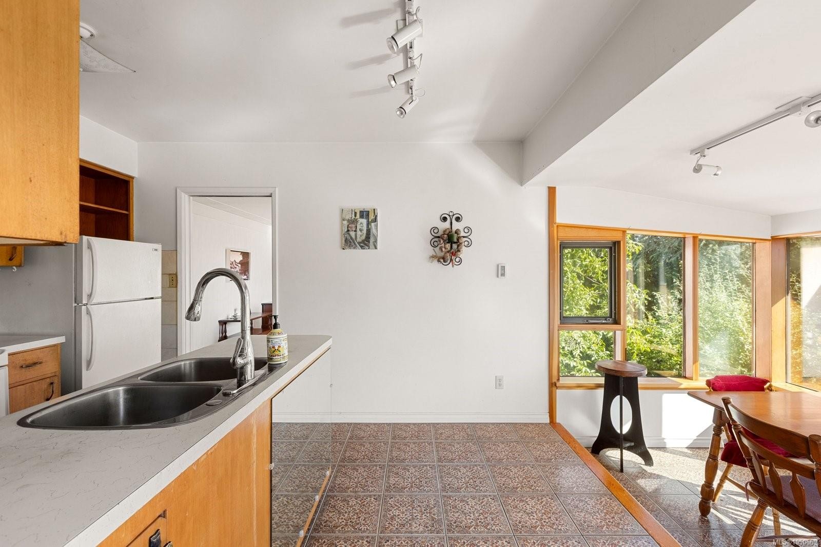 8625 Aldous Terr, North Saanich, BC