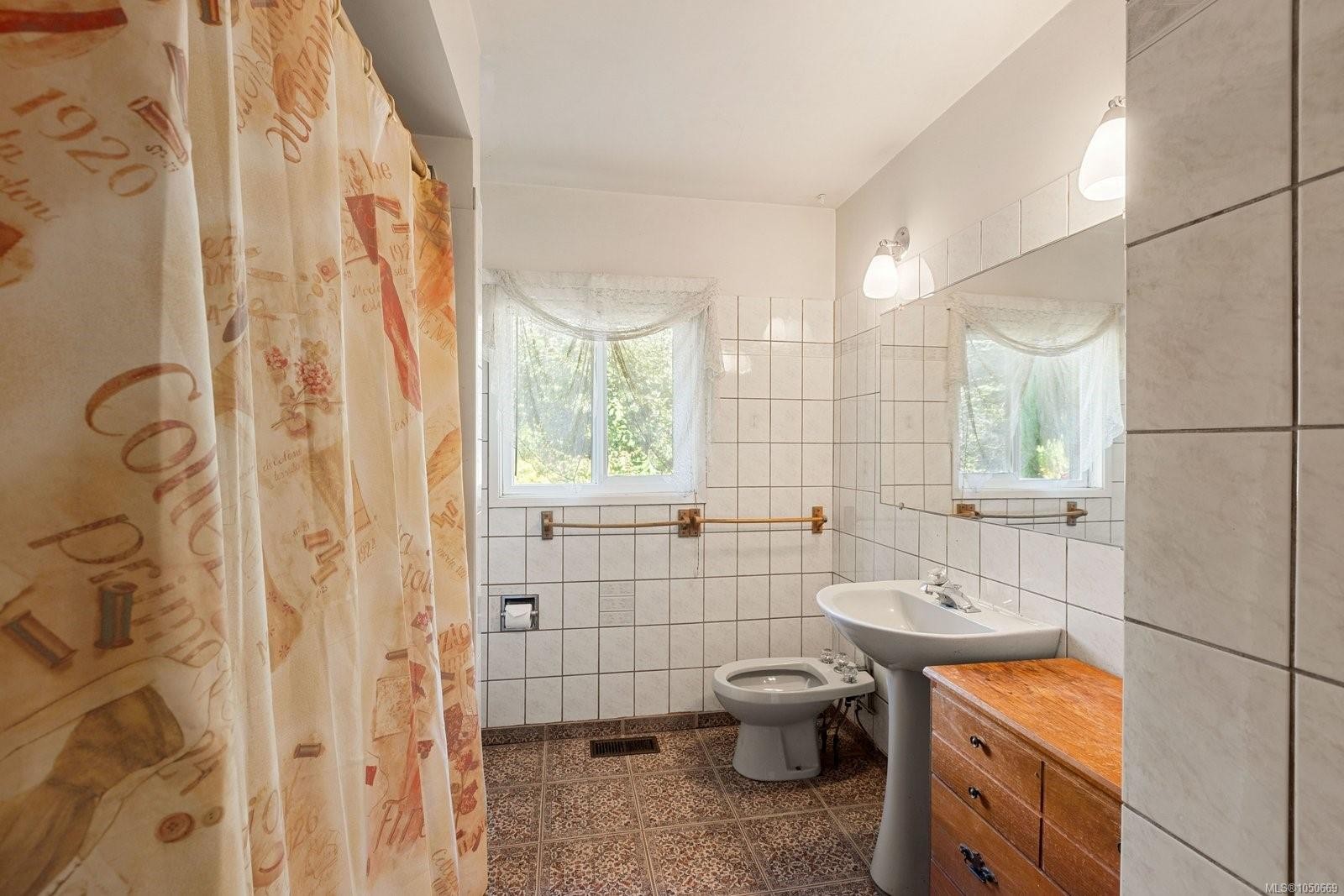 8625 Aldous Terr, North Saanich, BC