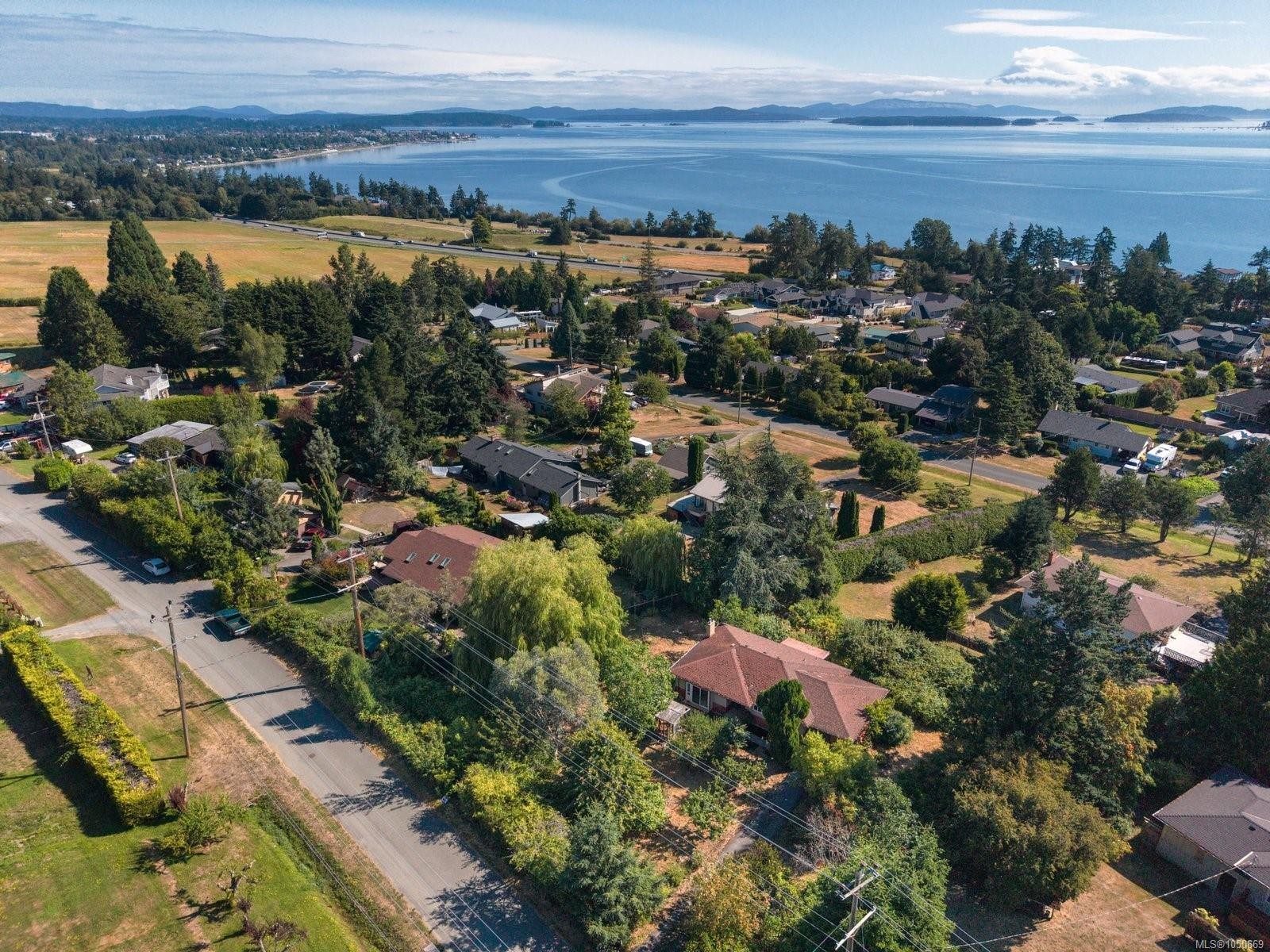 8625 Aldous Terr, North Saanich, BC