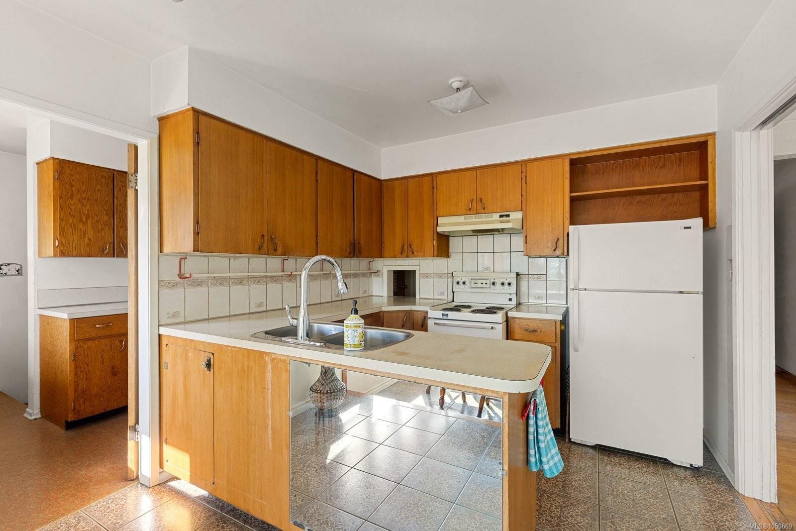 8625 Aldous Terr, North Saanich, BC