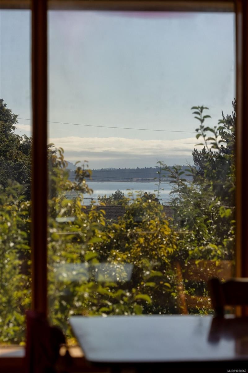 8625 Aldous Terr, North Saanich, BC