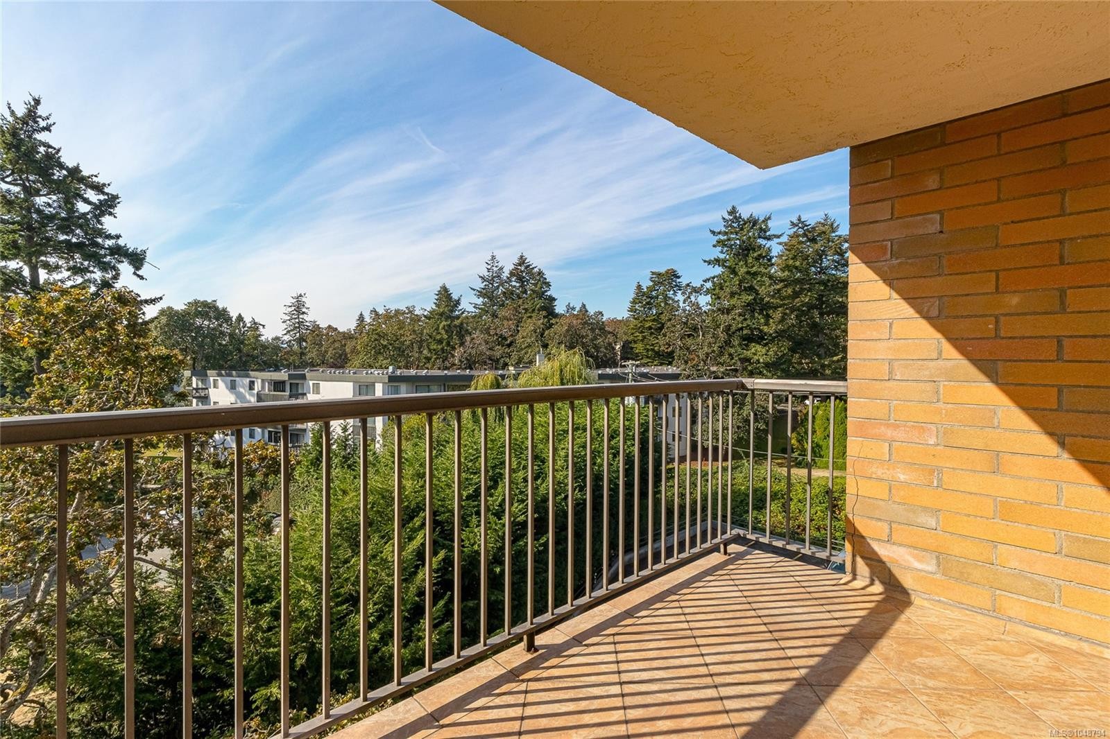 #404-4030 Quadra St, Saanich, BC
