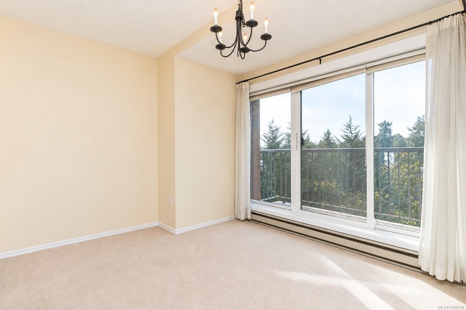 #404-4030 Quadra St, Saanich, BC