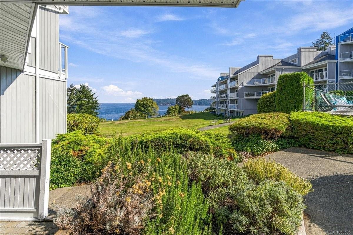 #208-2562 Departure Bay Rd, Nanaimo, BC
