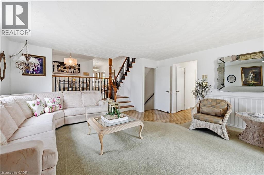 83 Oakridge Drive, Stoney Creek, ON