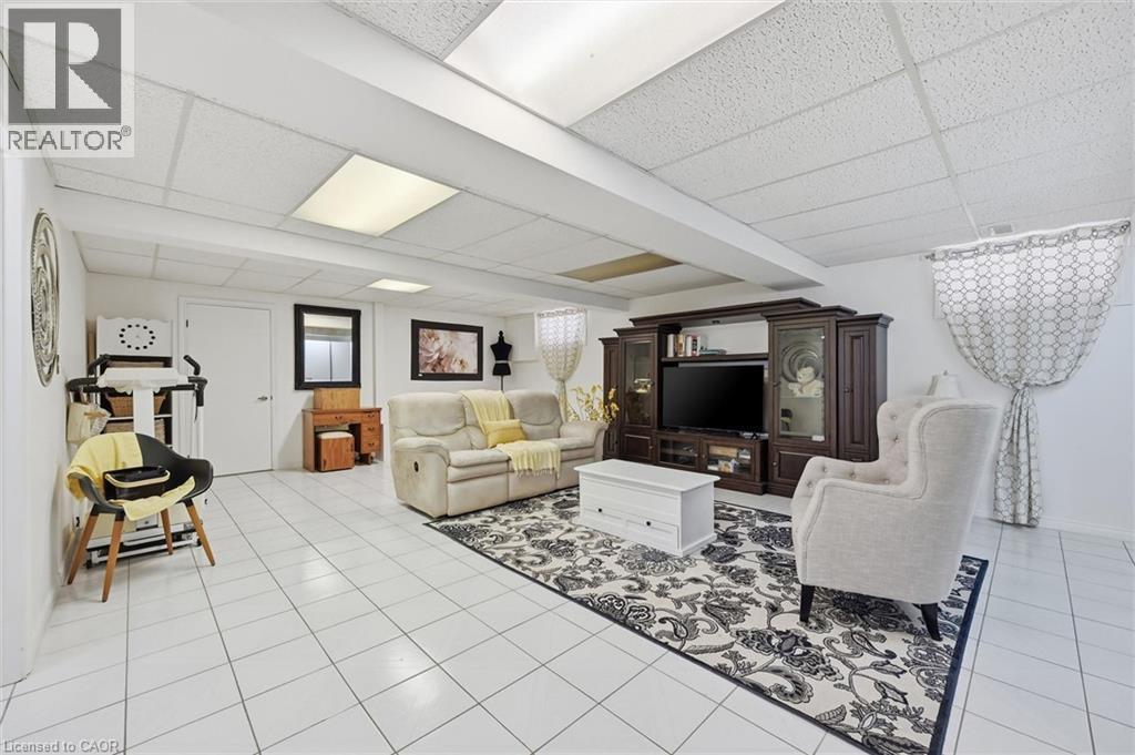 83 Oakridge Drive, Stoney Creek, ON