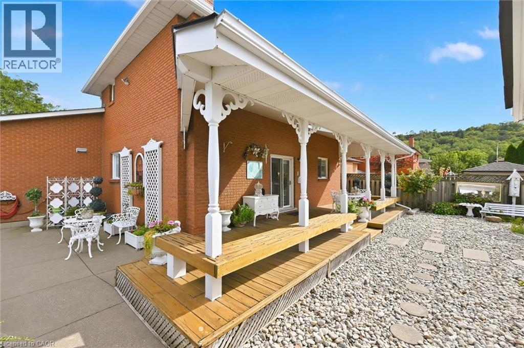 83 Oakridge Drive, Stoney Creek, ON