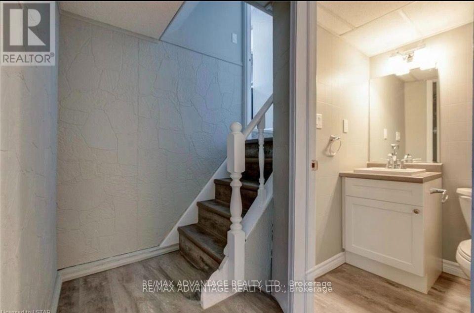 9 Camelot Crescent, London East (East I), ON