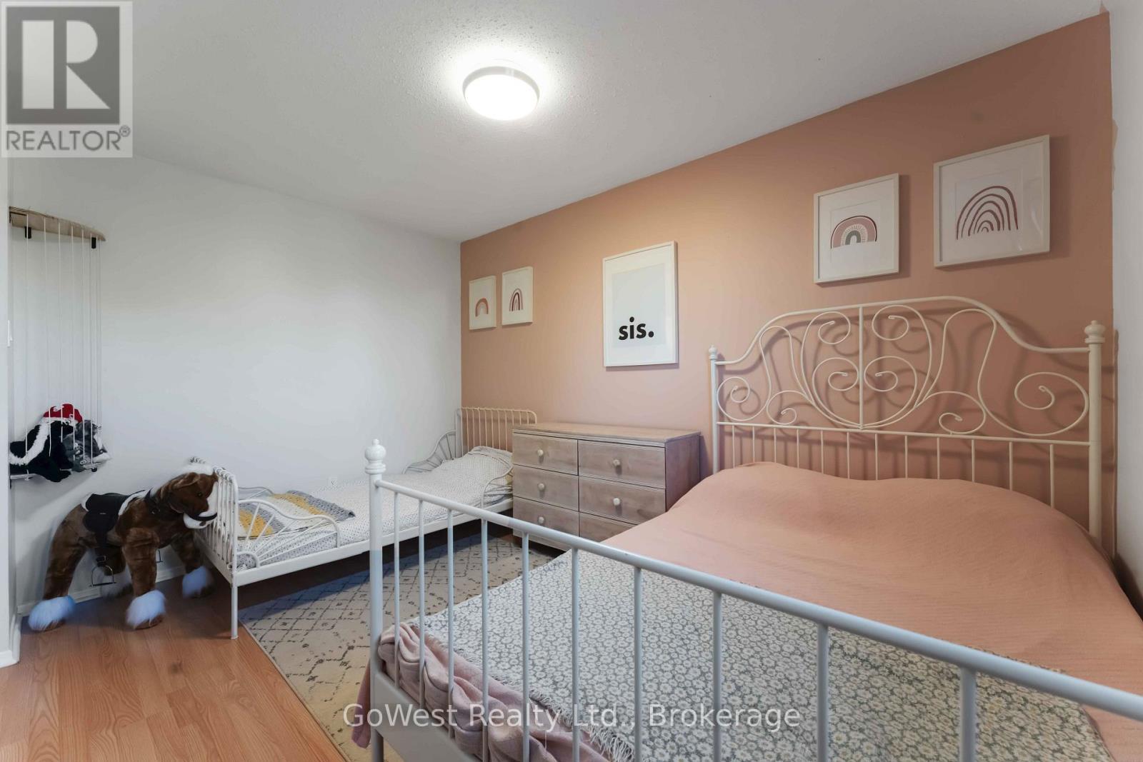 94 Fieldgate Drive, Ottawa, ON