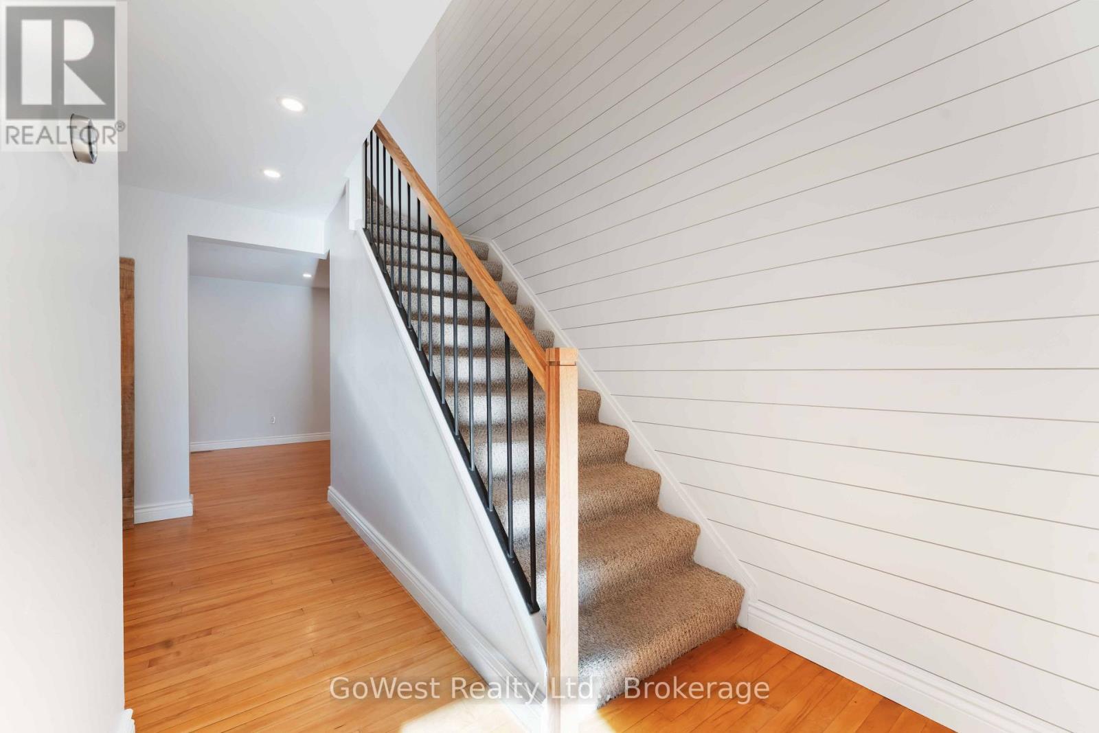 94 Fieldgate Drive, Ottawa, ON