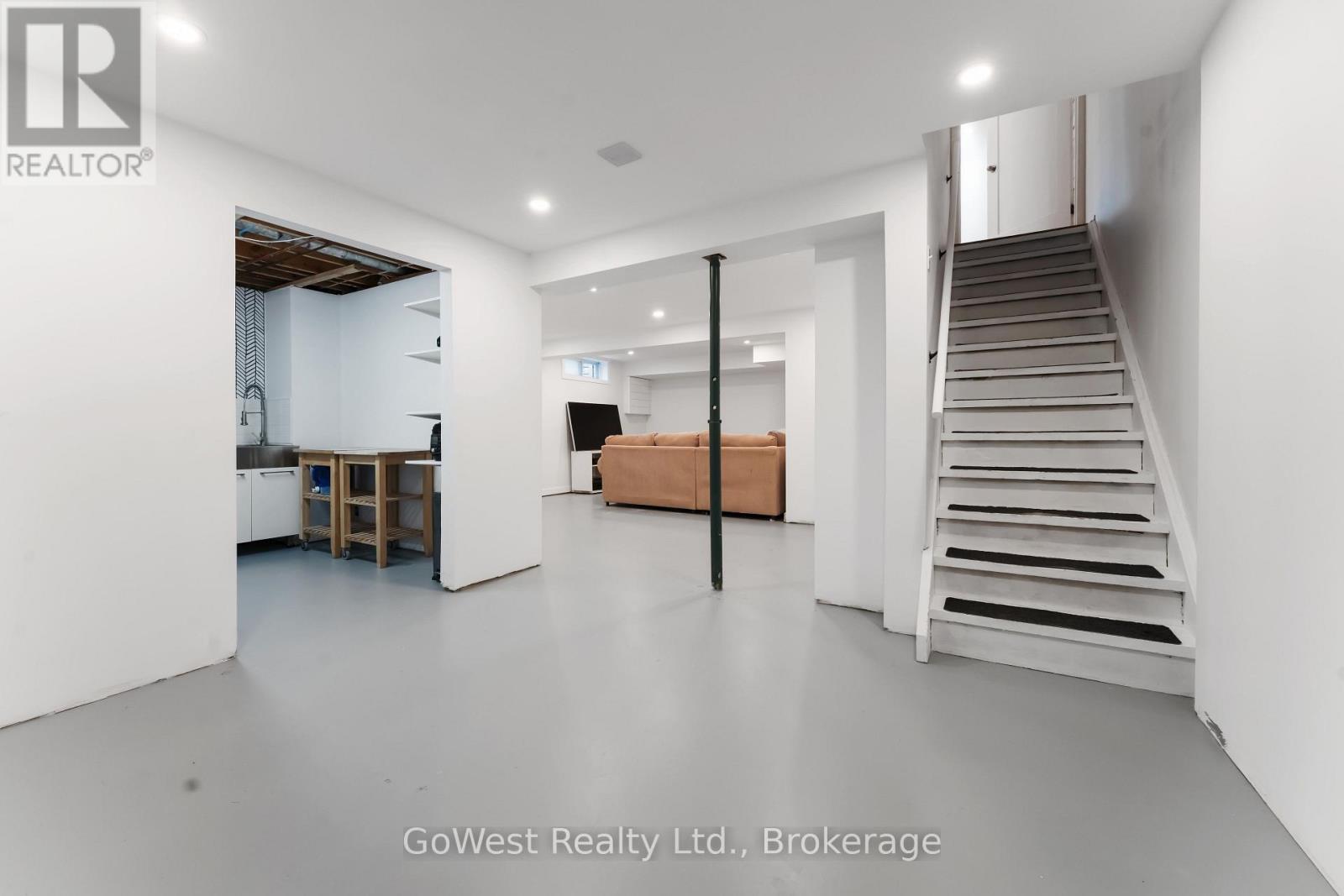 94 Fieldgate Drive, Ottawa, ON