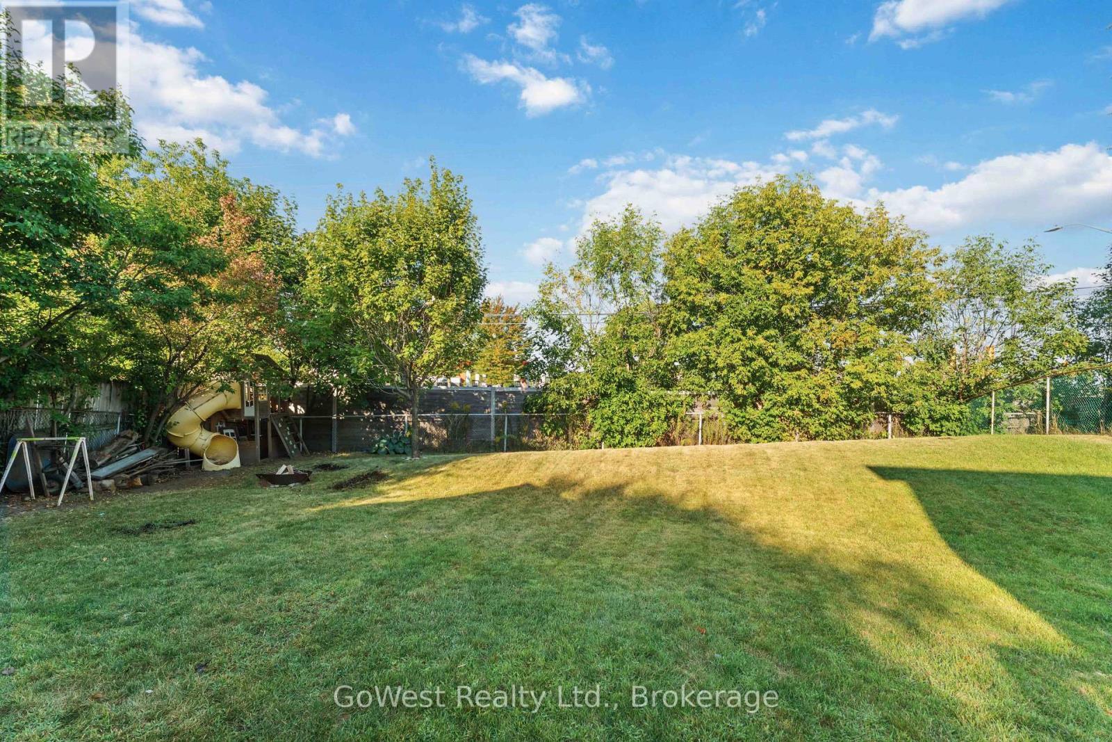 94 Fieldgate Drive, Ottawa, ON