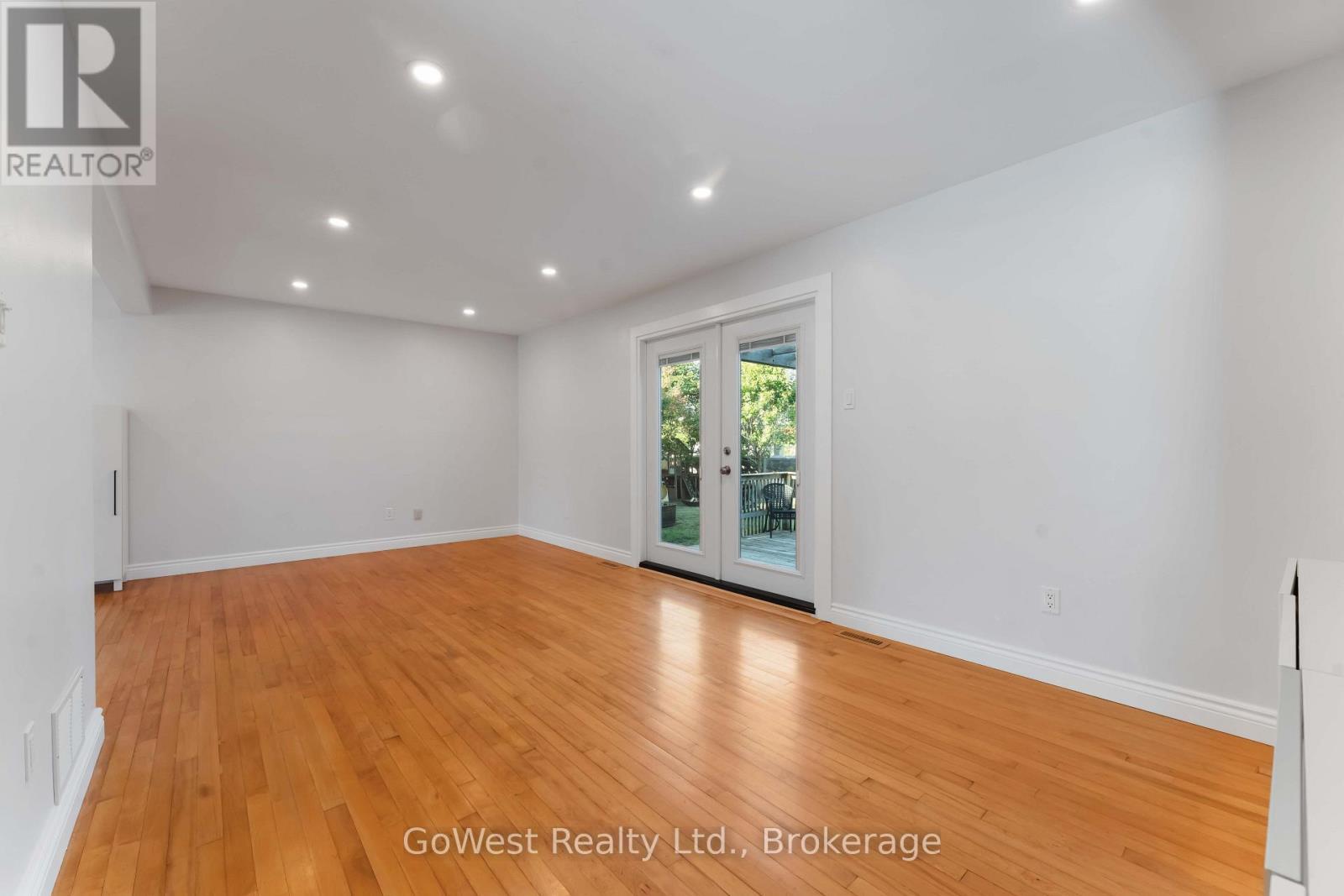 94 Fieldgate Drive, Ottawa, ON