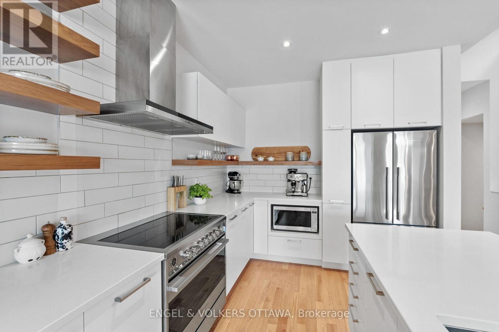 168 Shuttleworth Drive, Ottawa, ON