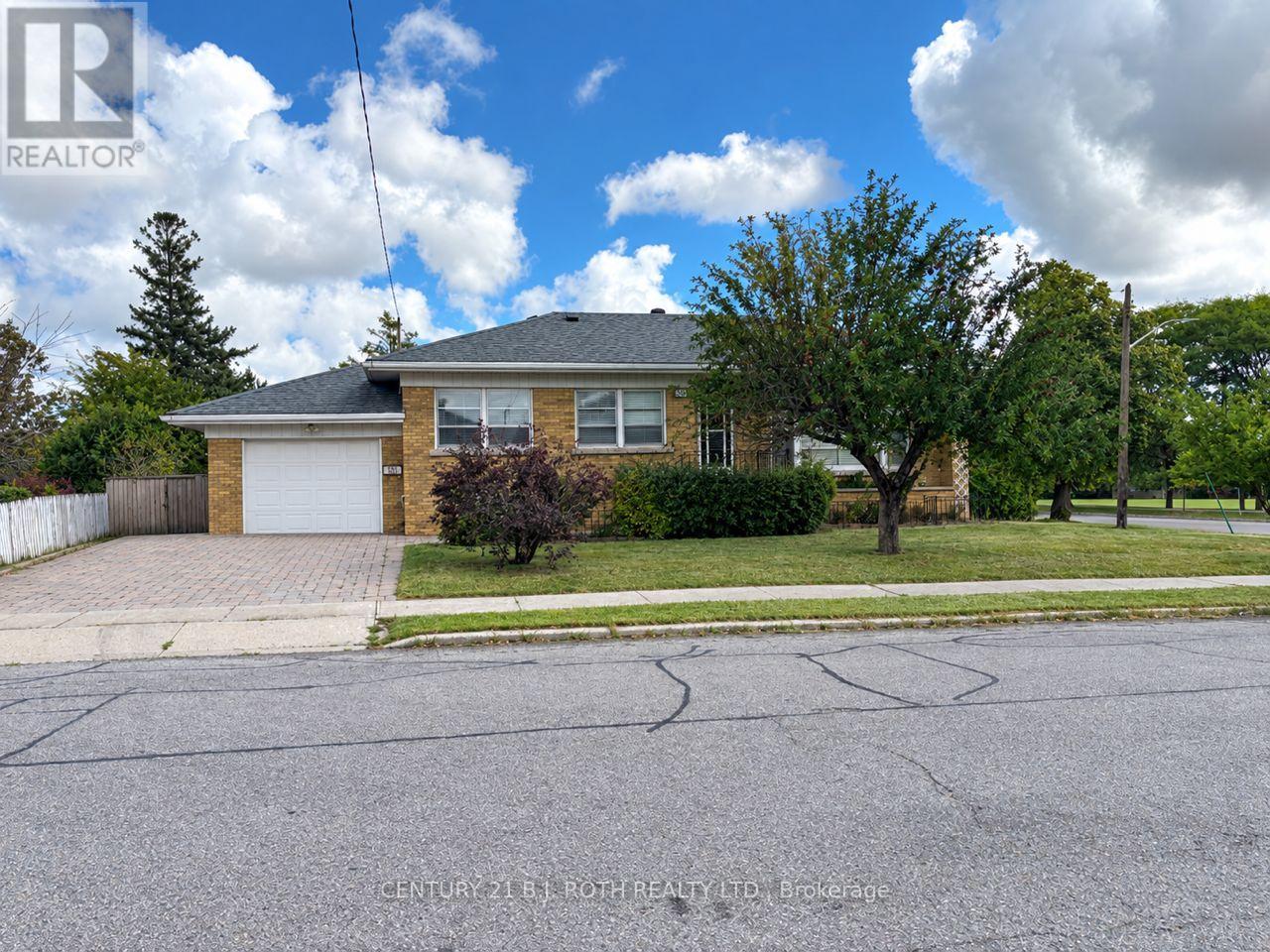 33 Lewiston Road, Toronto, ON
