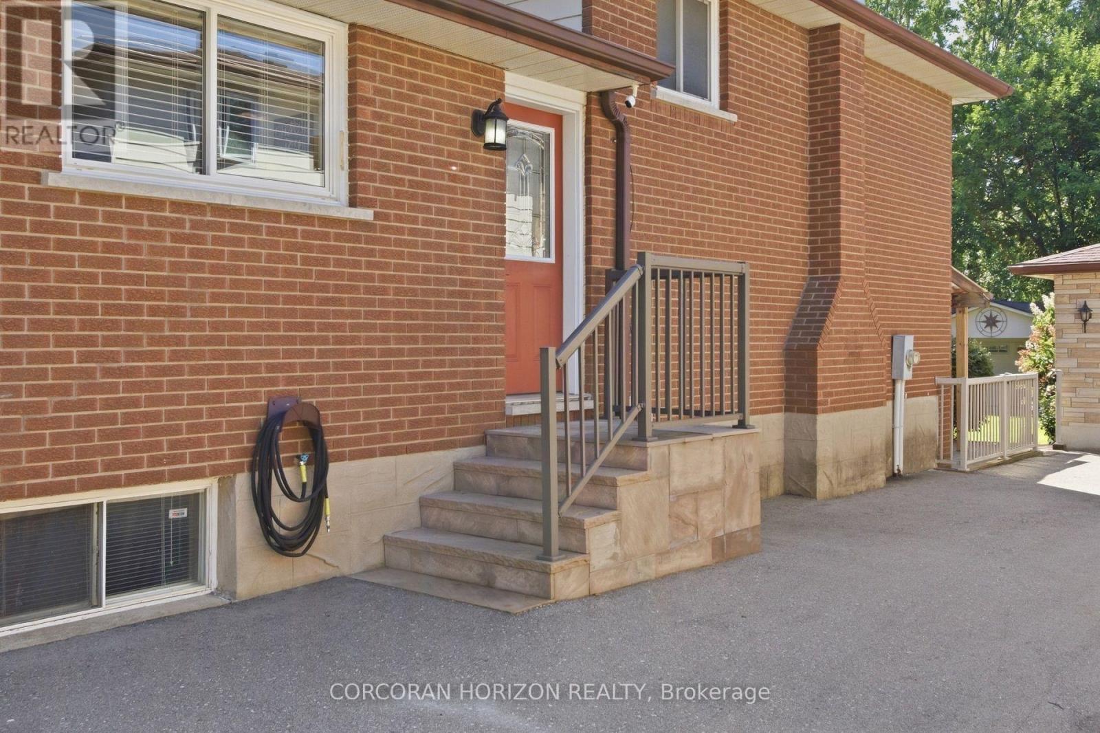 26 Alexander Avenue, Cambridge, ON