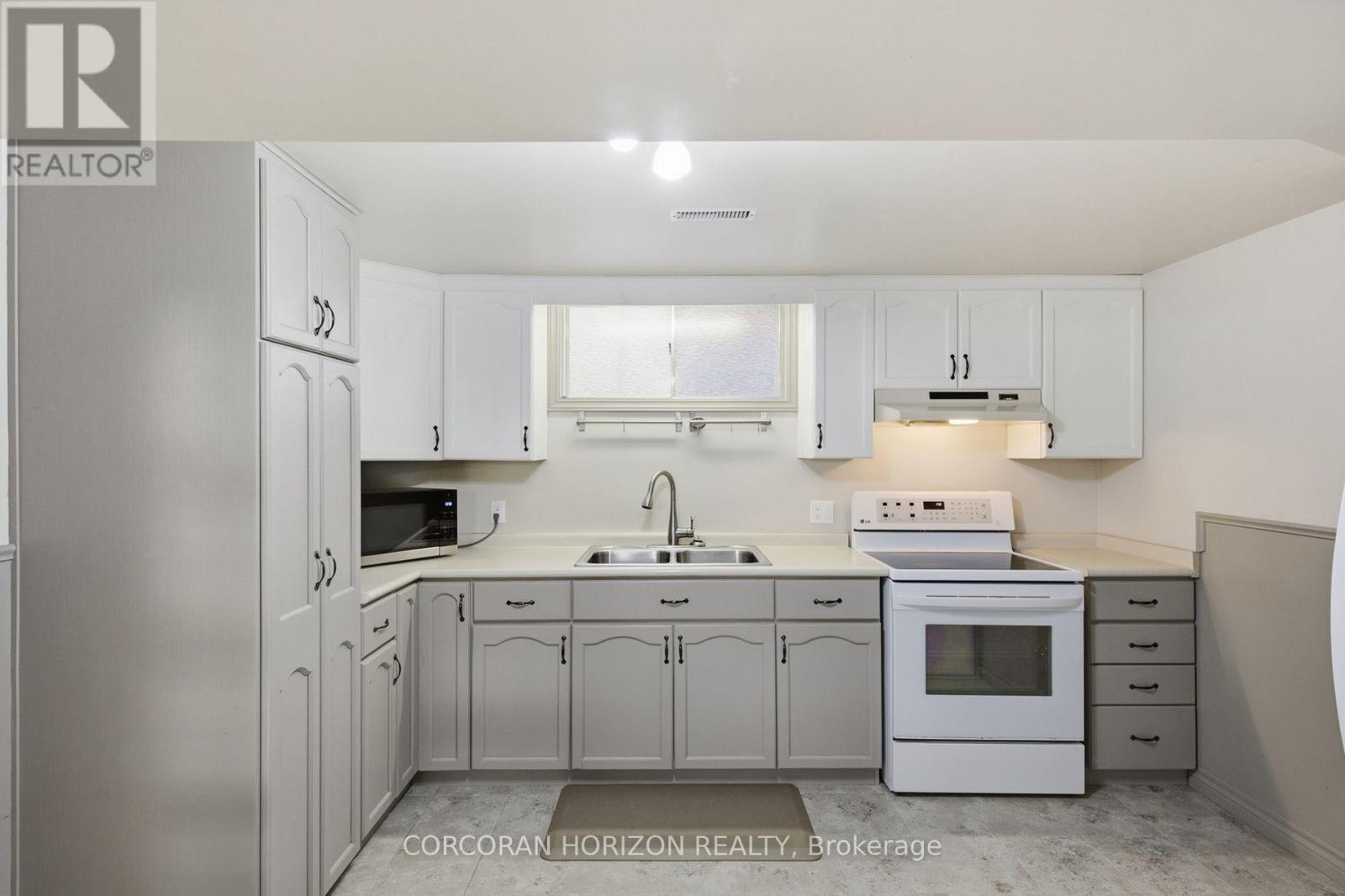 26 Alexander Avenue, Cambridge, ON