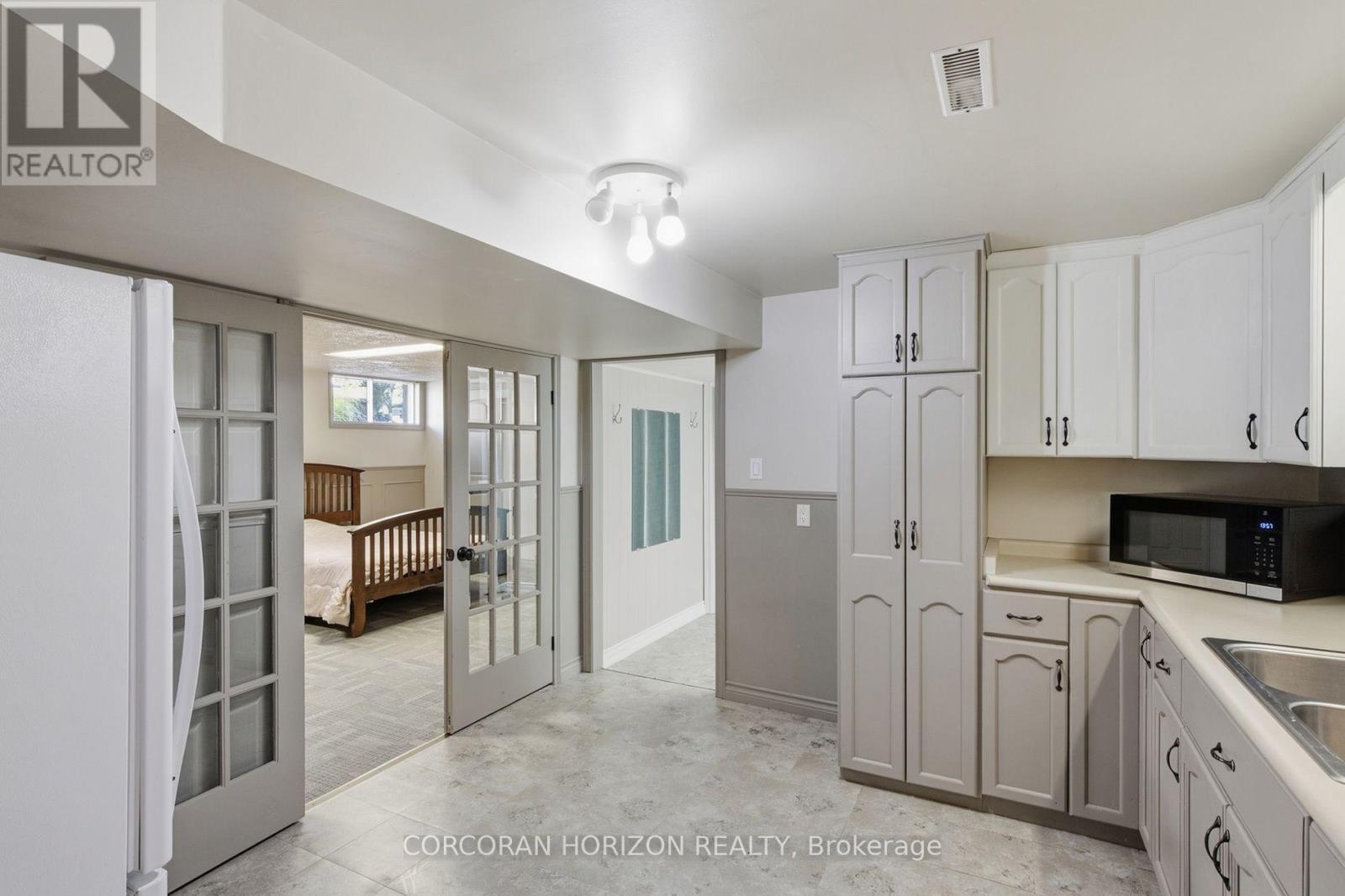 26 Alexander Avenue, Cambridge, ON