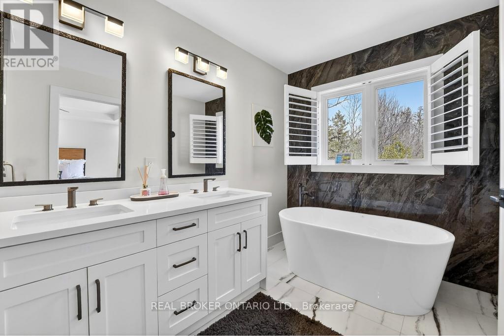1095 Mineral Springs Road, Hamilton, ON