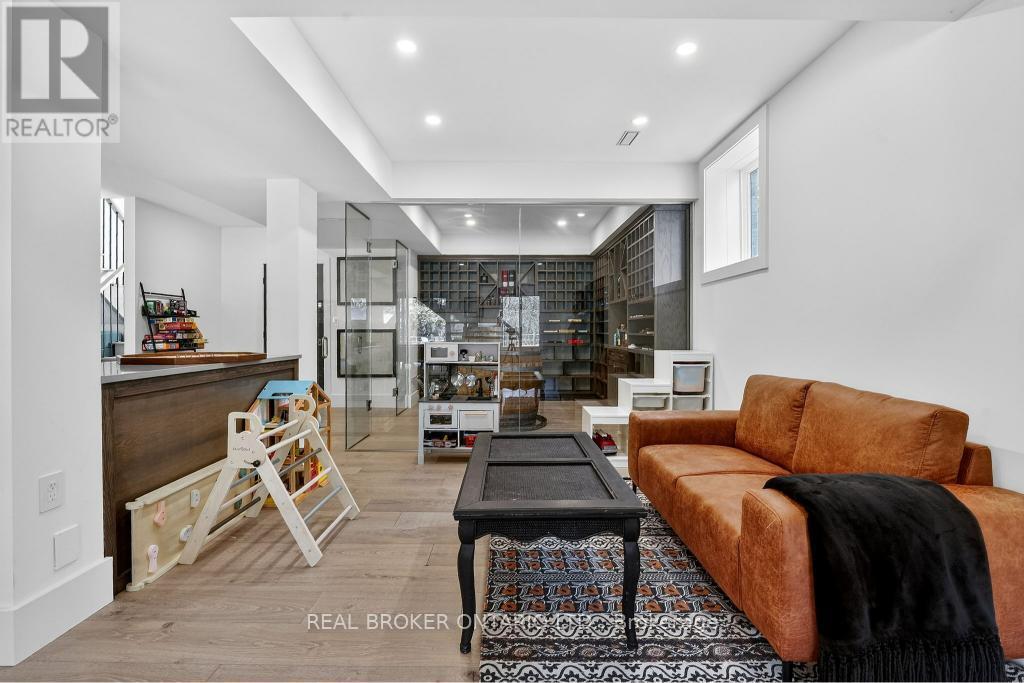 1095 Mineral Springs Road, Hamilton, ON