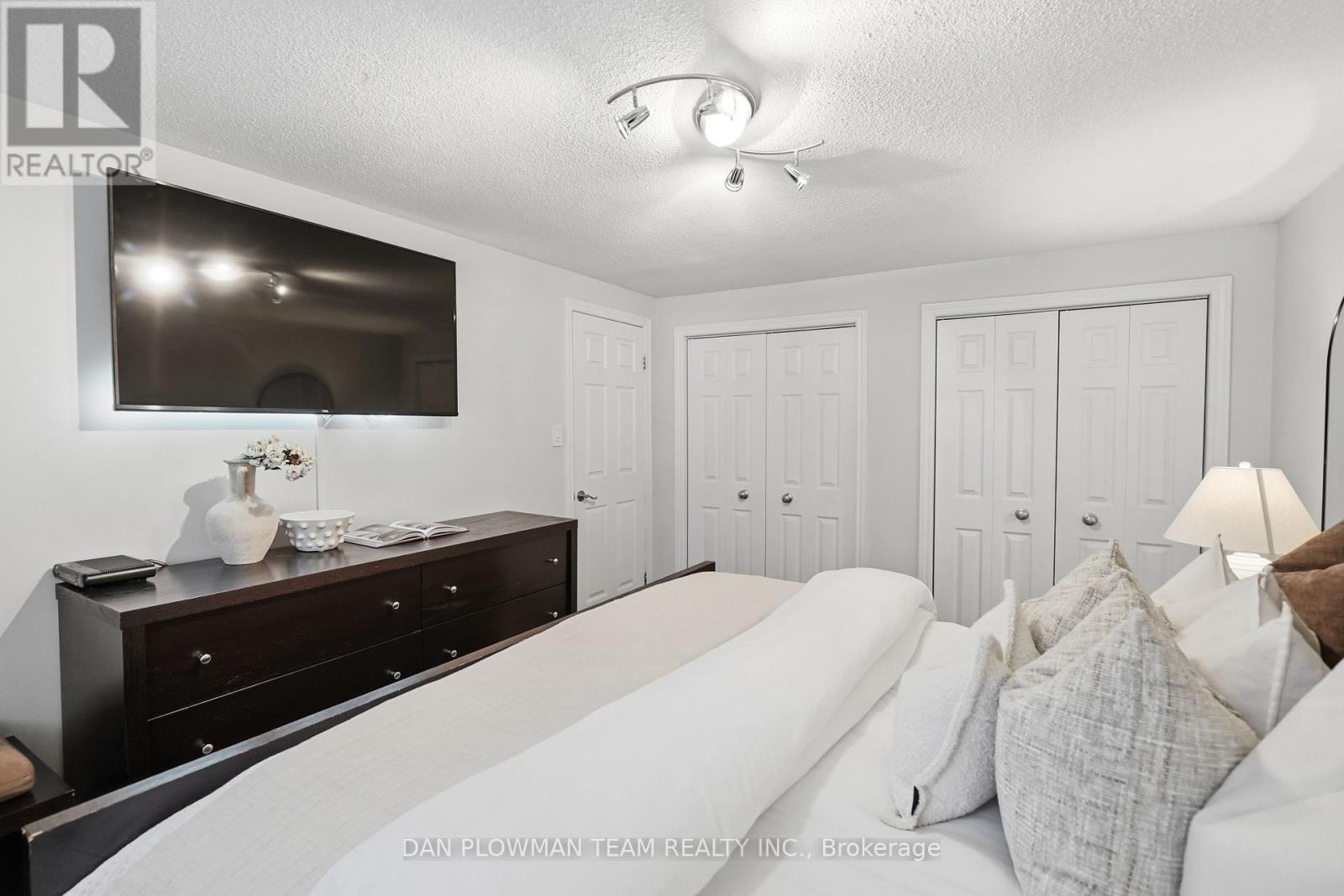 77 Hialeah Crescent, Whitby, ON