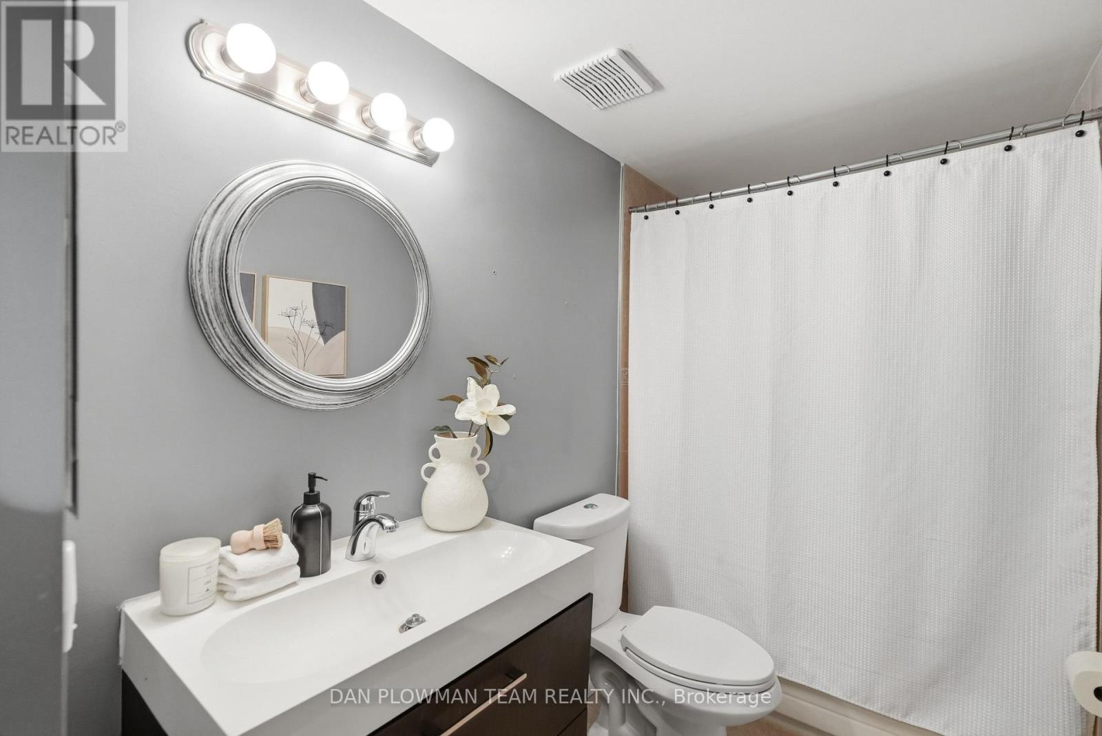 77 Hialeah Crescent, Whitby, ON