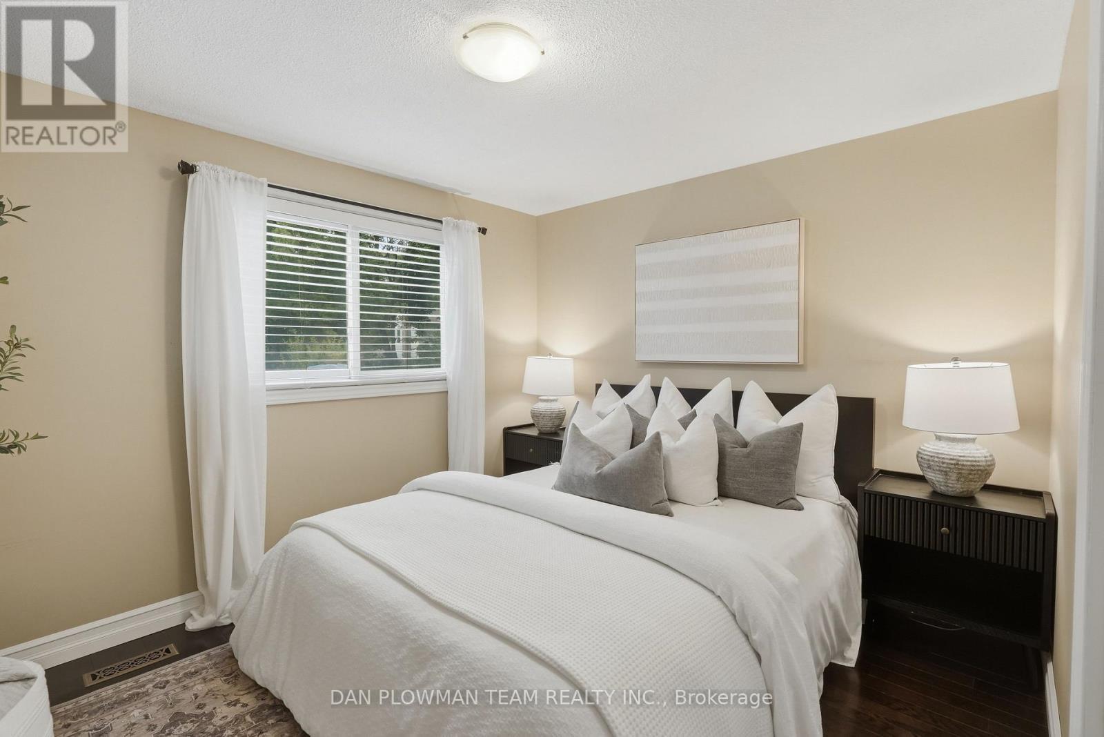 77 Hialeah Crescent, Whitby, ON
