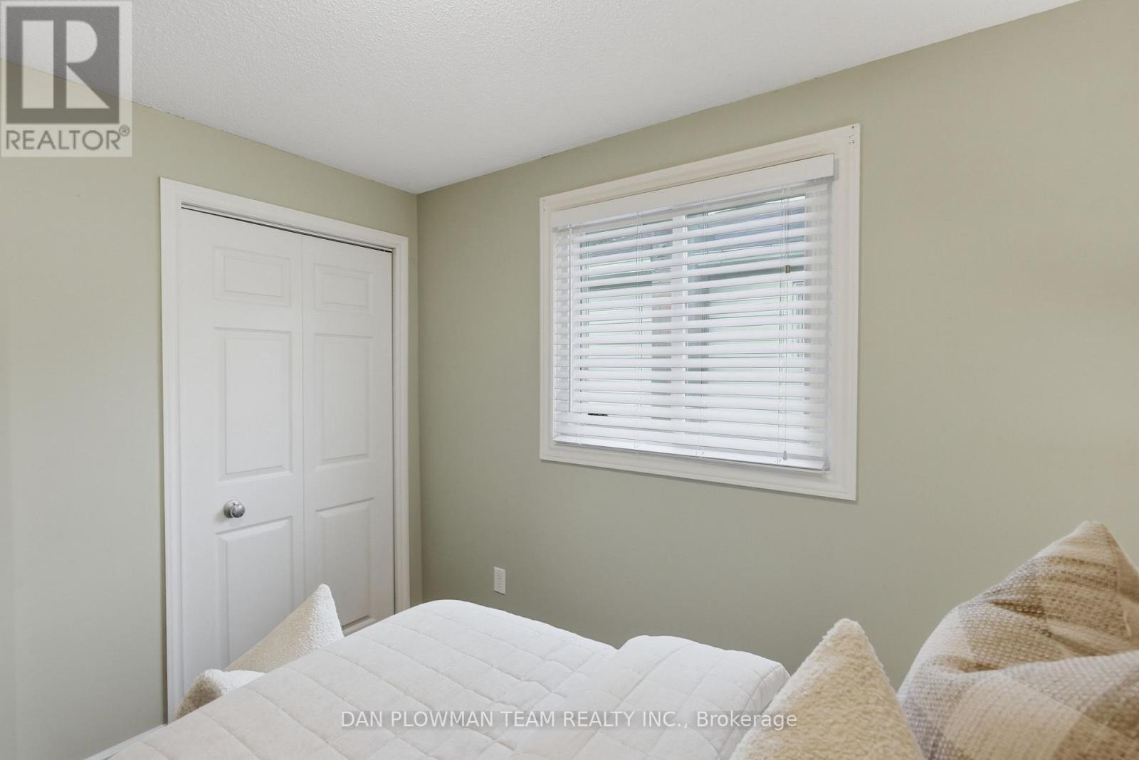 77 Hialeah Crescent, Whitby, ON
