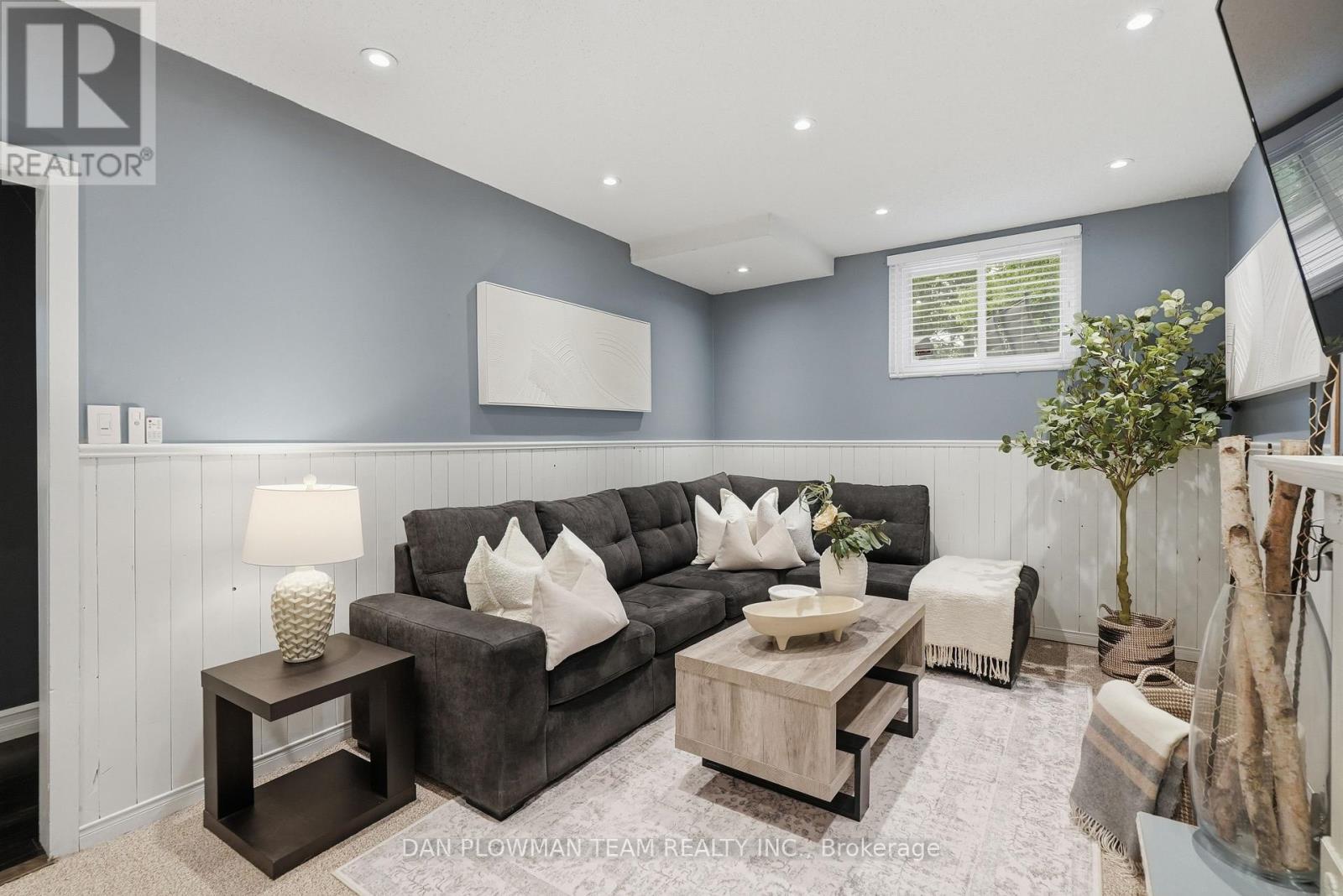 77 Hialeah Crescent, Whitby, ON