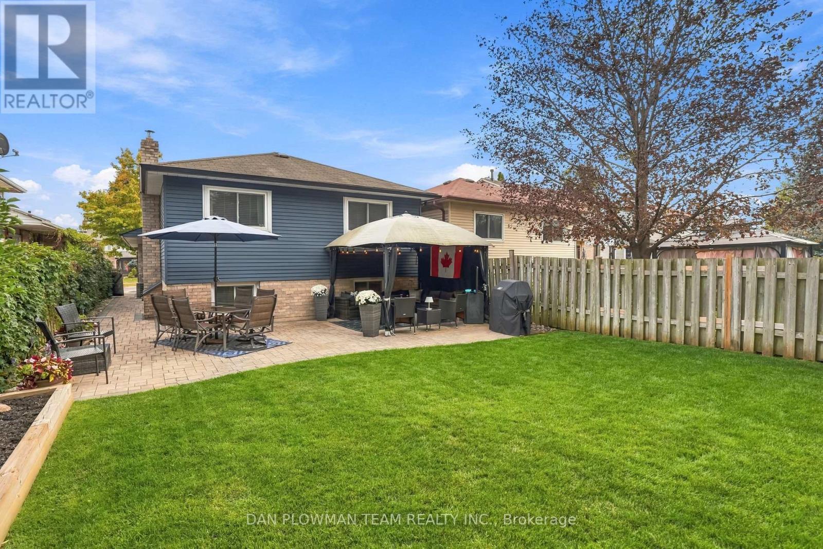 77 Hialeah Crescent, Whitby, ON