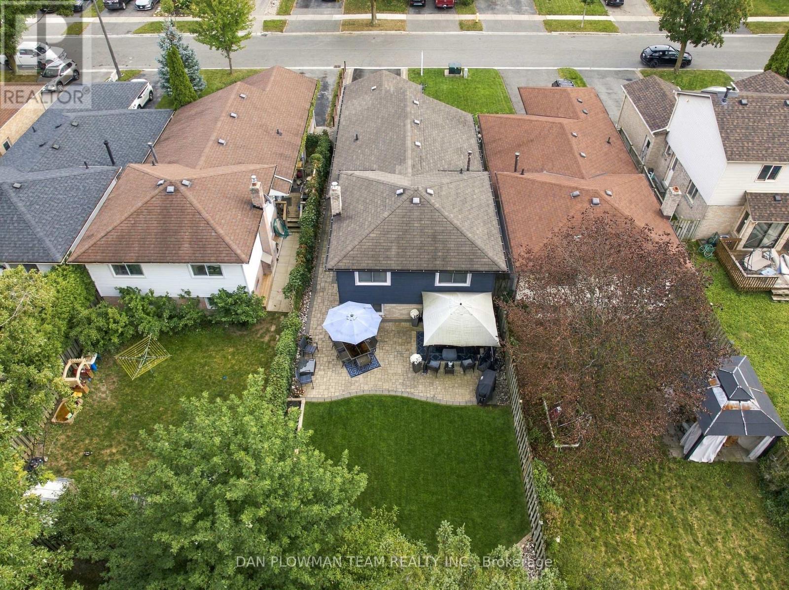 77 Hialeah Crescent, Whitby, ON