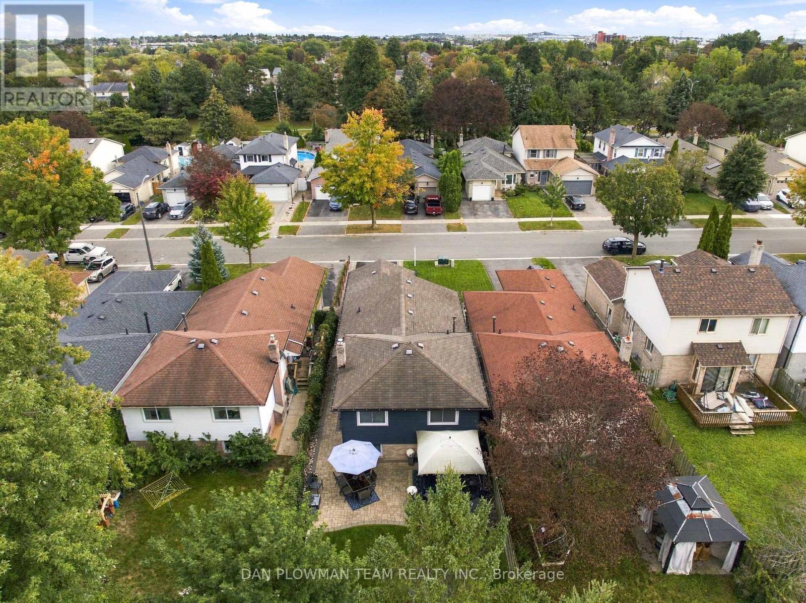 77 Hialeah Crescent, Whitby, ON