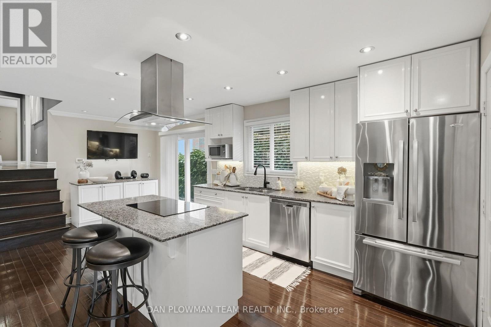 77 Hialeah Crescent, Whitby, ON