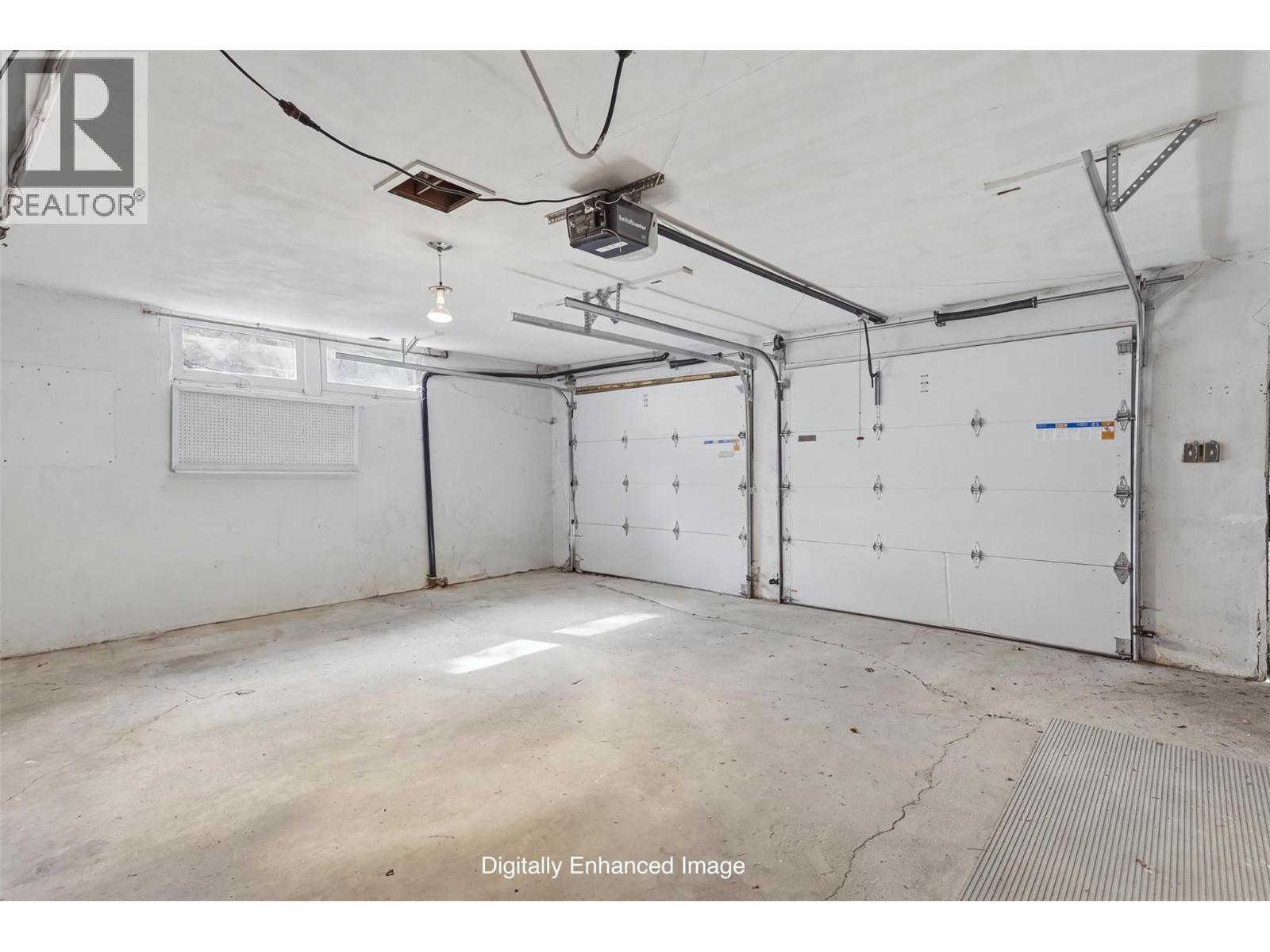2 Car Garage - 211 Connaught Road, Kamloops, BC