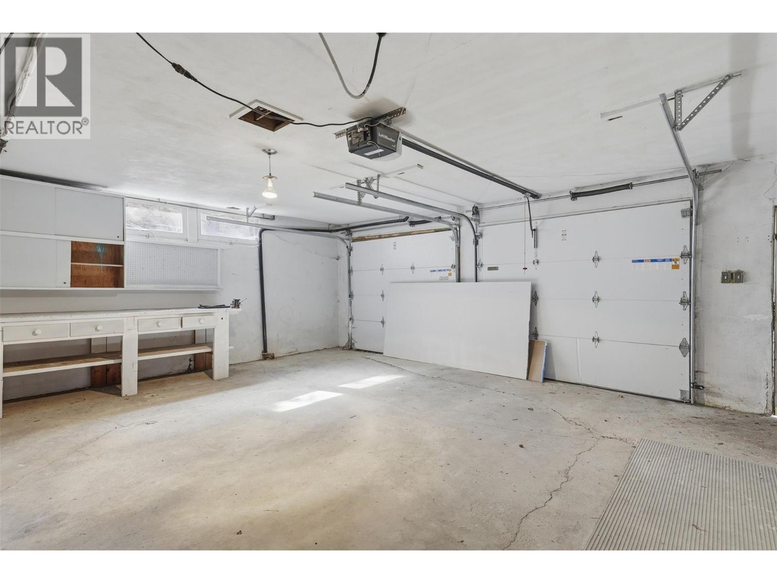 2 Car Garage - 211 Connaught Road, Kamloops, BC