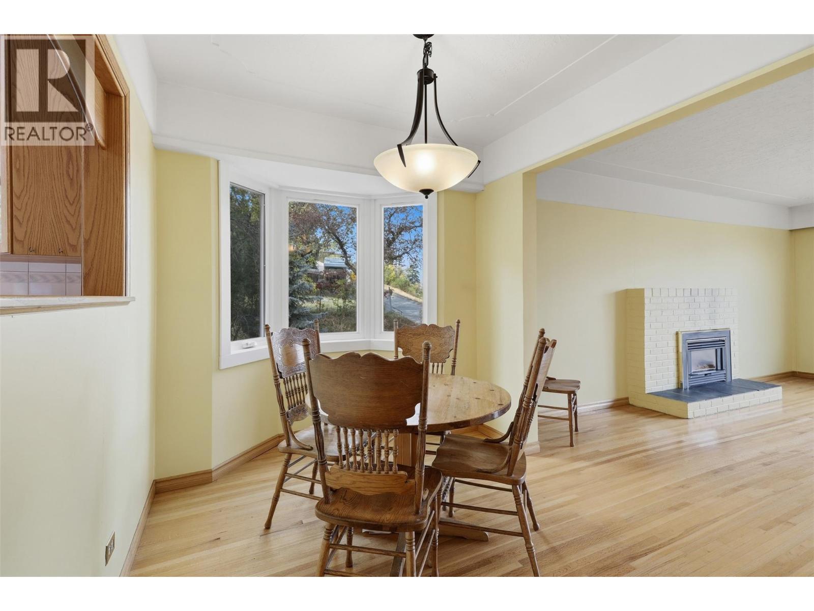 Dining Area - 211 Connaught Road, Kamloops, BC
