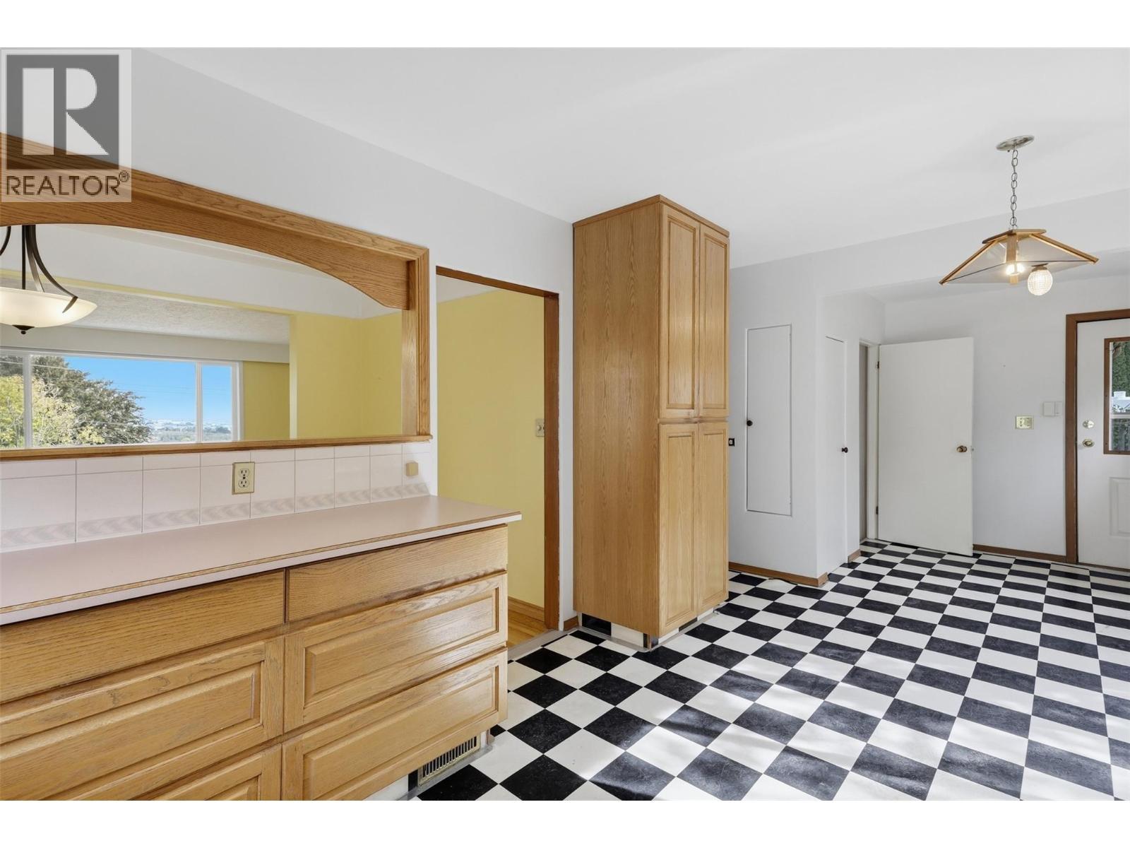 211 Connaught Road, Kamloops, BC