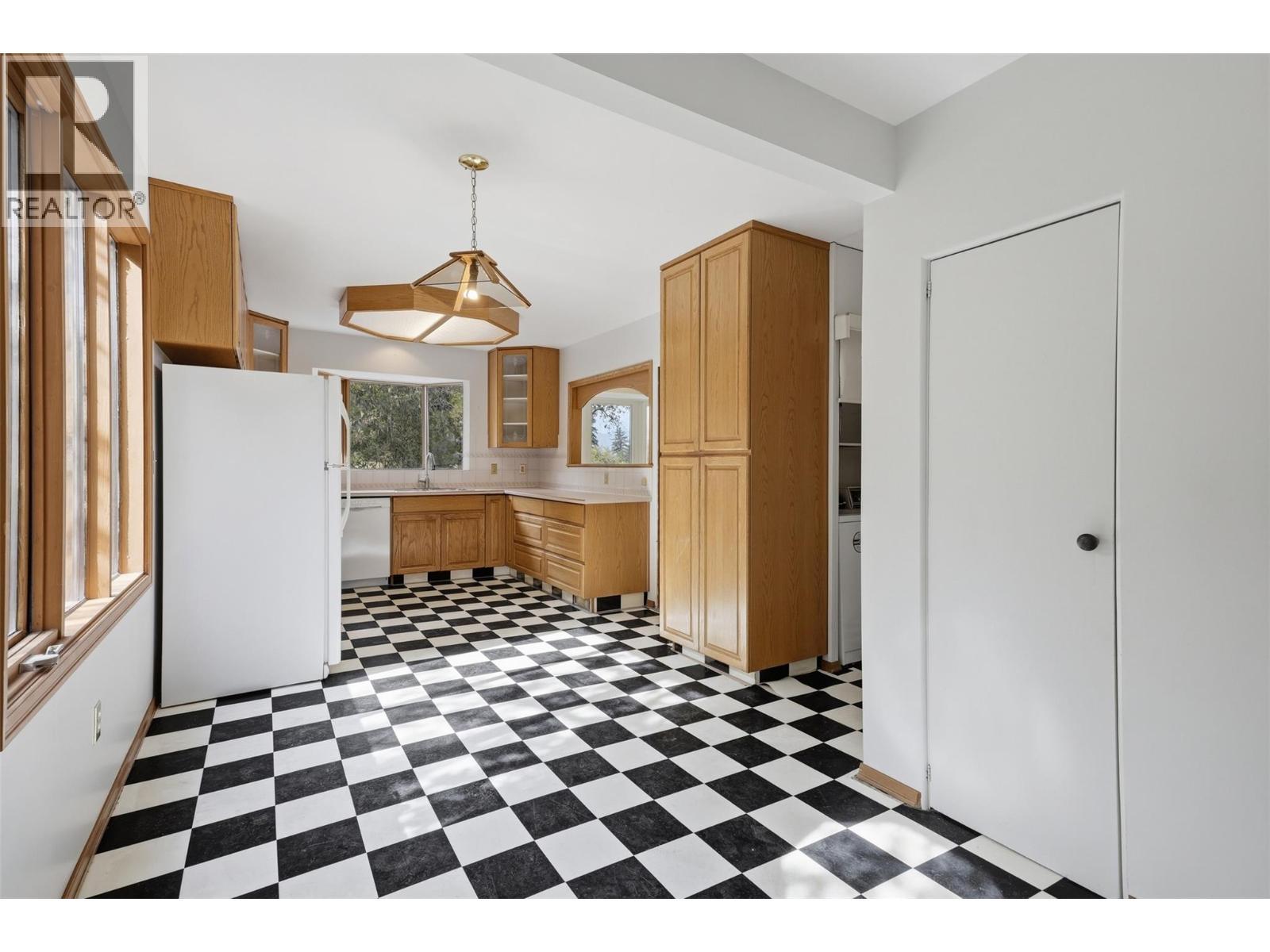 211 Connaught Road, Kamloops, BC