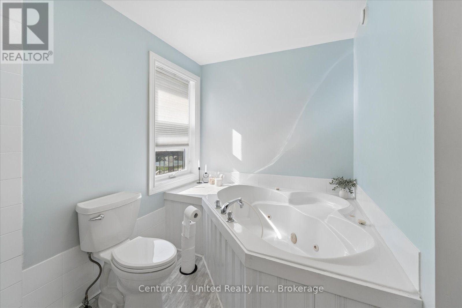 1923 Pratts Marina Road, Selwyn, ON