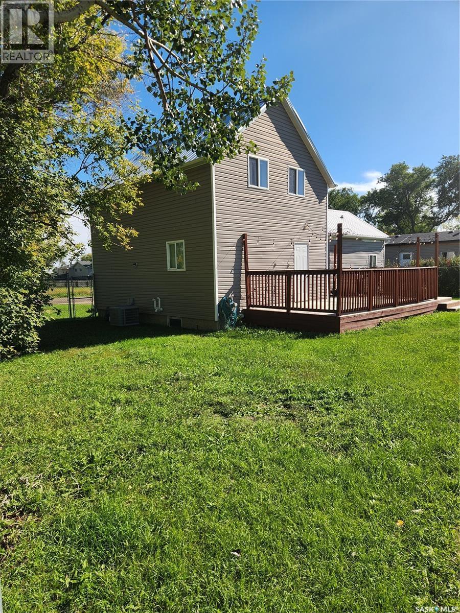 748 Market Street, Bethune, SK
