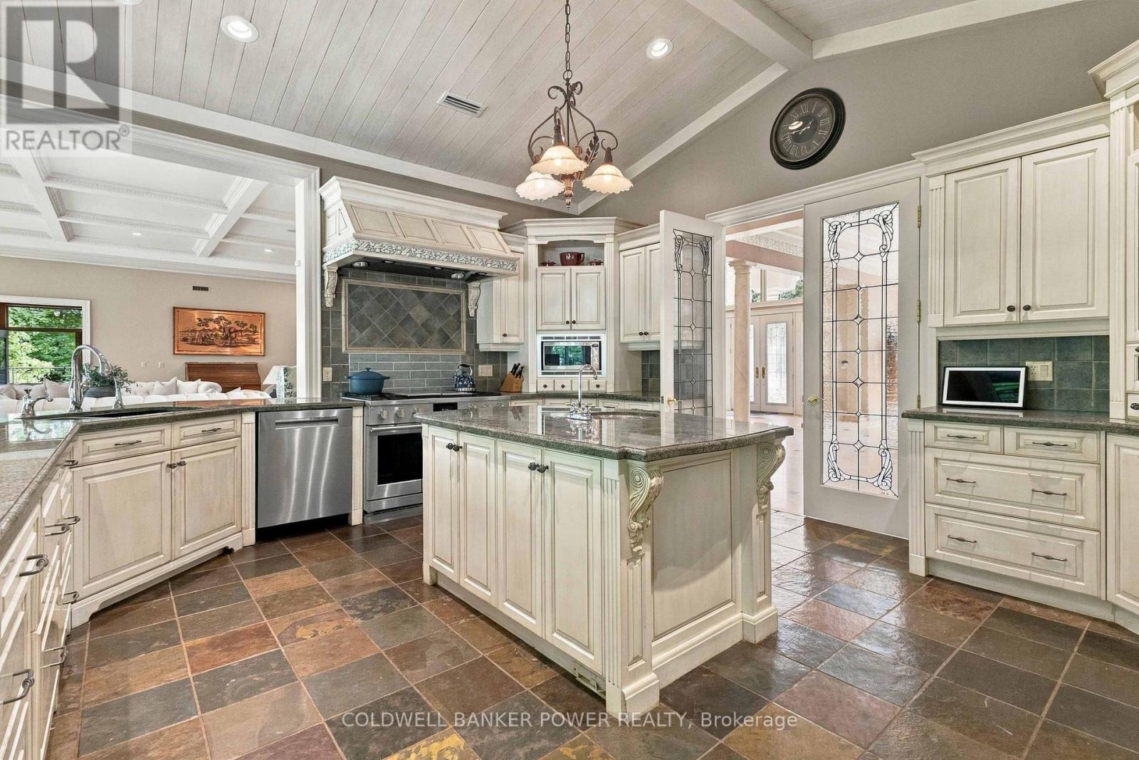 7 Old Oak Lane, London South (South K), ON