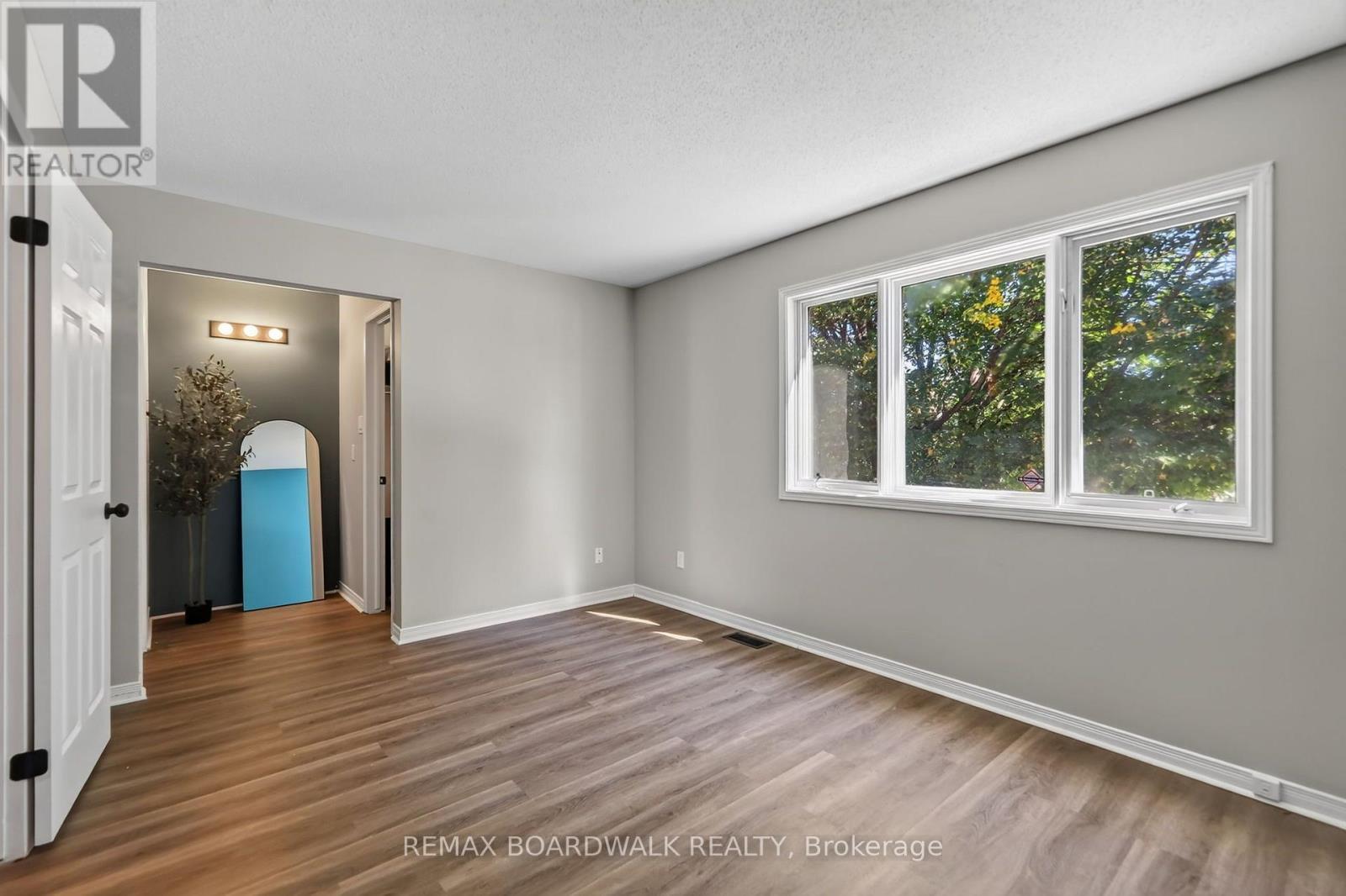 254 Stoneway Drive, Ottawa, ON