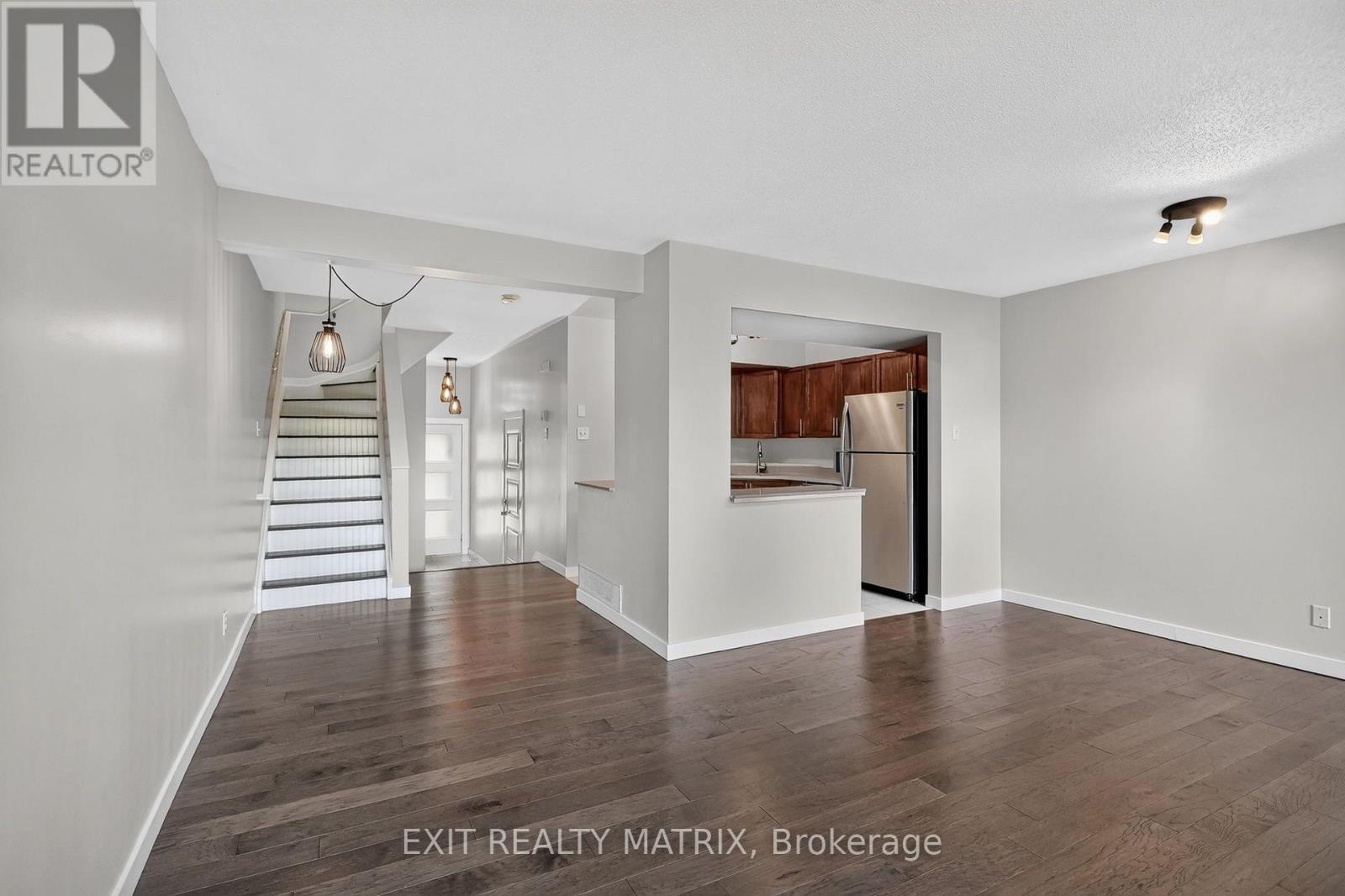 2043 Avenue O, Ottawa, ON