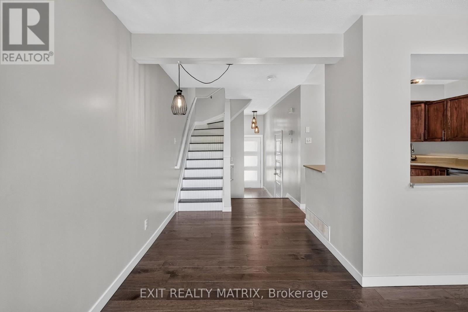 2043 Avenue O, Ottawa, ON
