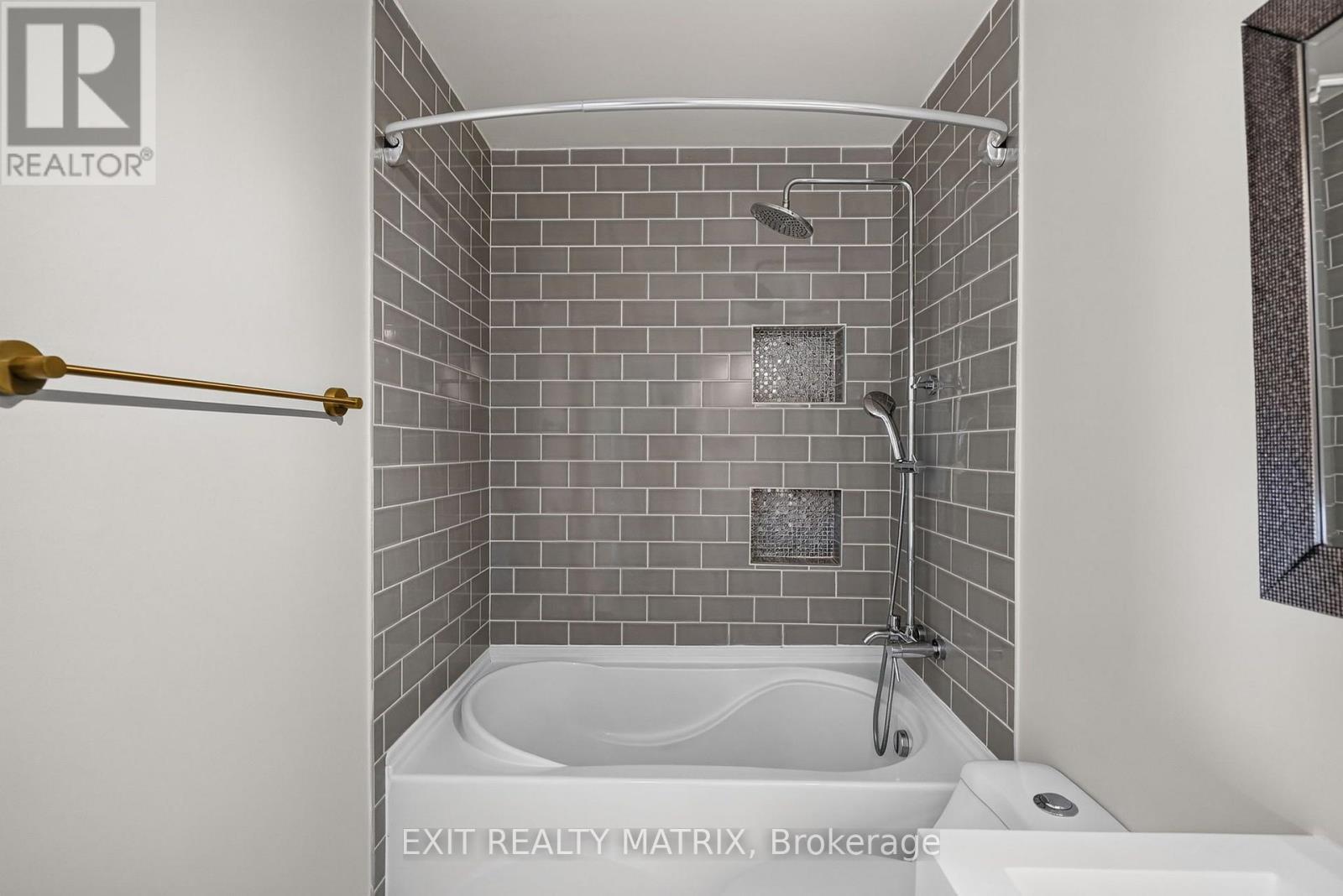 2043 Avenue O, Ottawa, ON